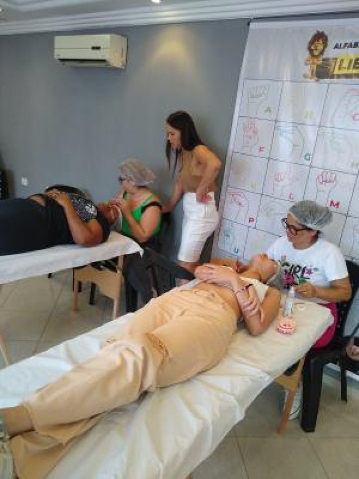 Transformando Olhares, Restaurando Almas: A Importância Vital do Curso de Extensão de Cílios da Associação Sempre Juntos.